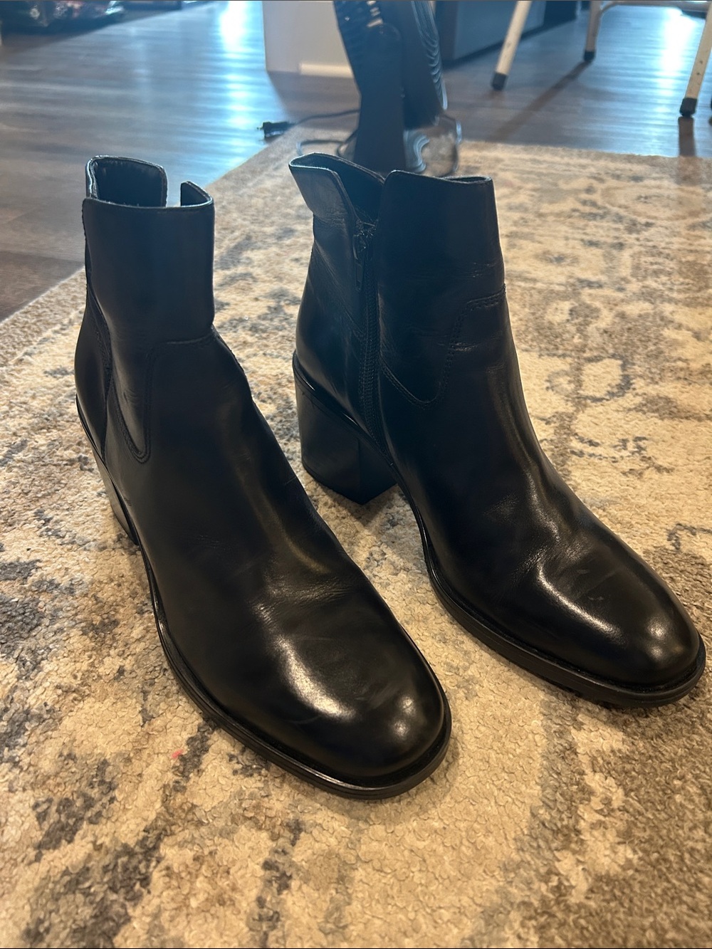 Clarks Women's Valvestino Lo Black Leather 26171833 10M
